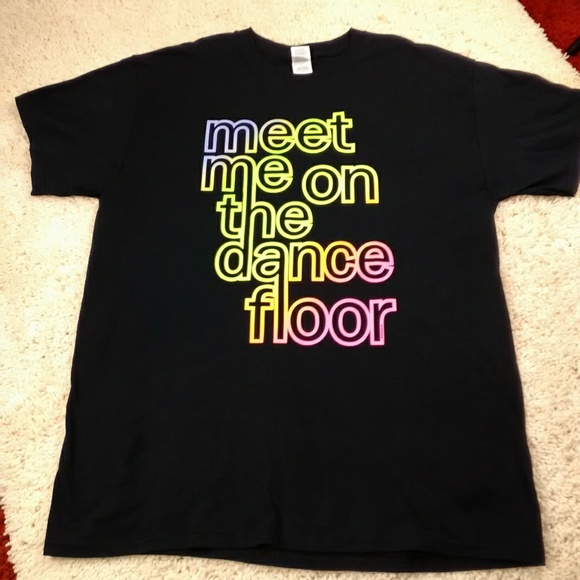 Gildan Other - NEW DANCE FLOOR GRAPHIC TEE UNISEX